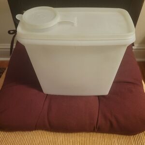 Vintage Tupperware Flip Top Cereal Container